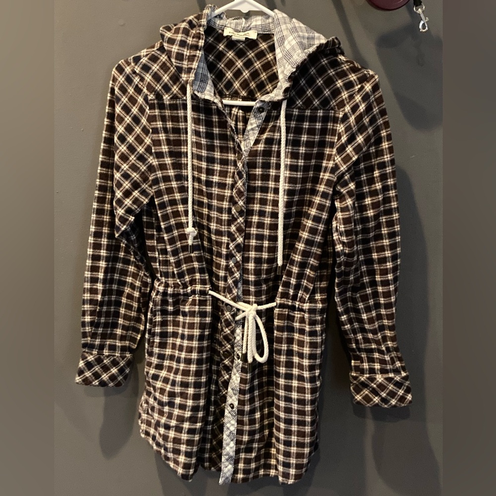 Simply Noelle size sm/med 💯 cotton brown plaid hooded snap up light jacket EUC